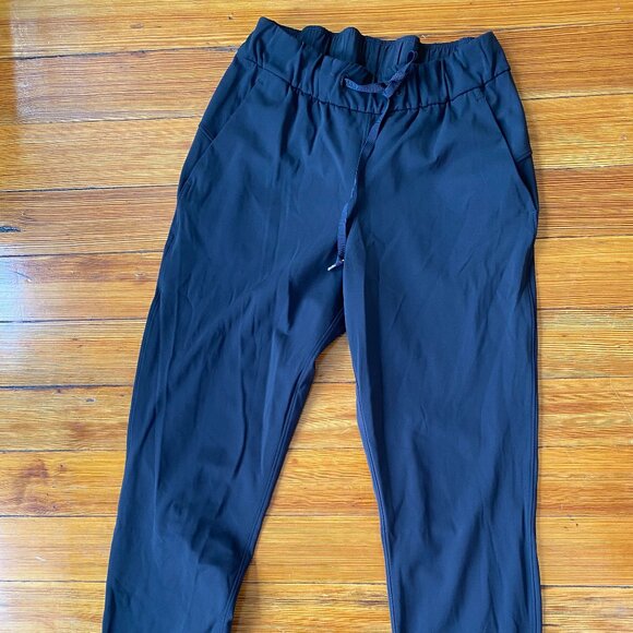 Lulu lemon active pant, black, size 4 - Picture 1 of 3